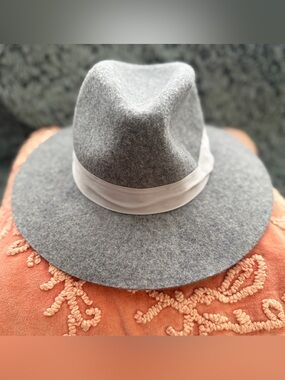 Express grey fedora EUC 🩶